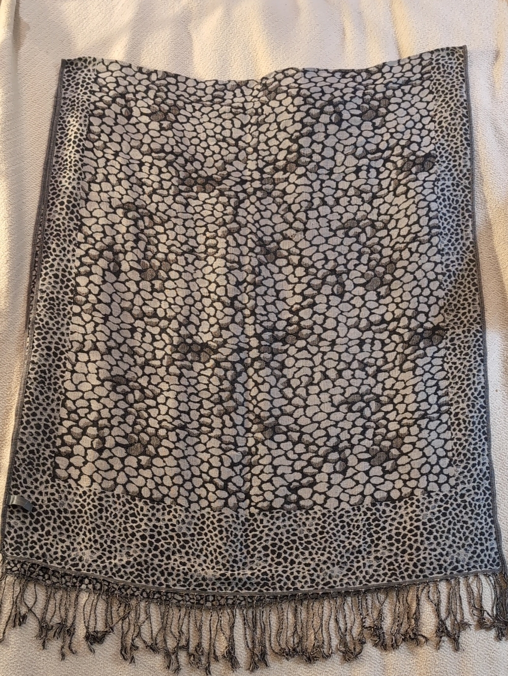 Denver Hayes Black and Cream Pebble-Print Fringe Scarf